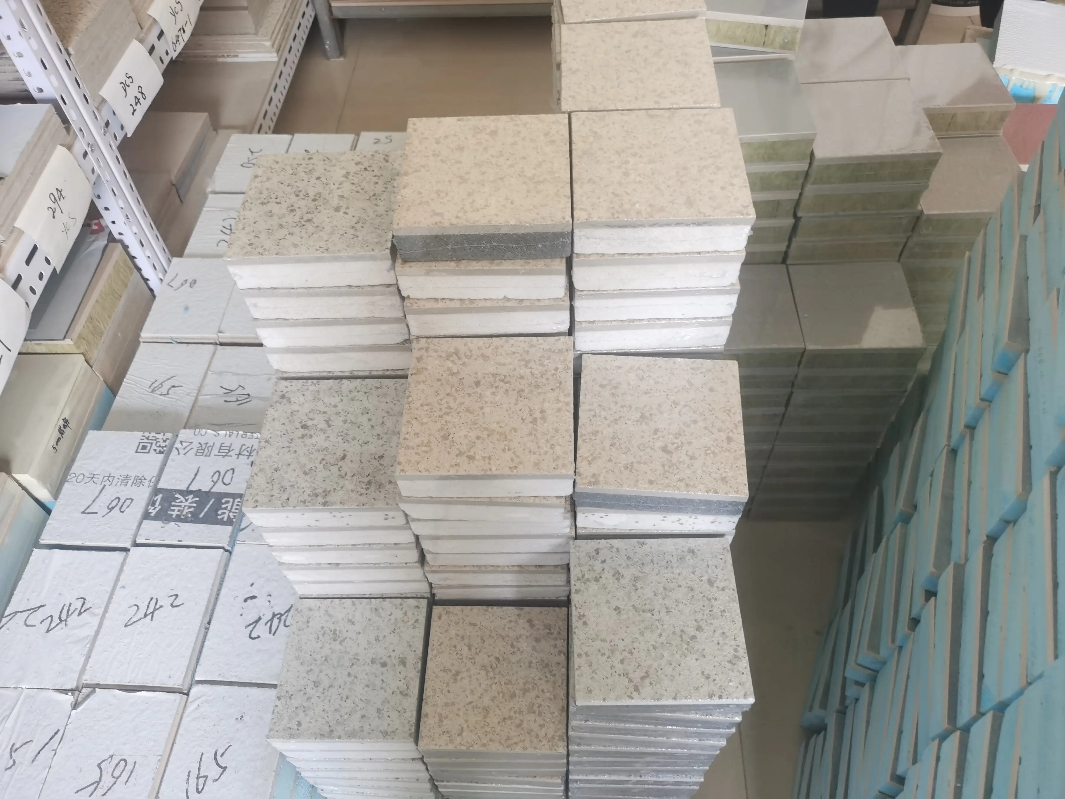 闡釋氟碳金屬漆保溫裝飾一體板價(jià)格，哪個(gè)品牌靠譜